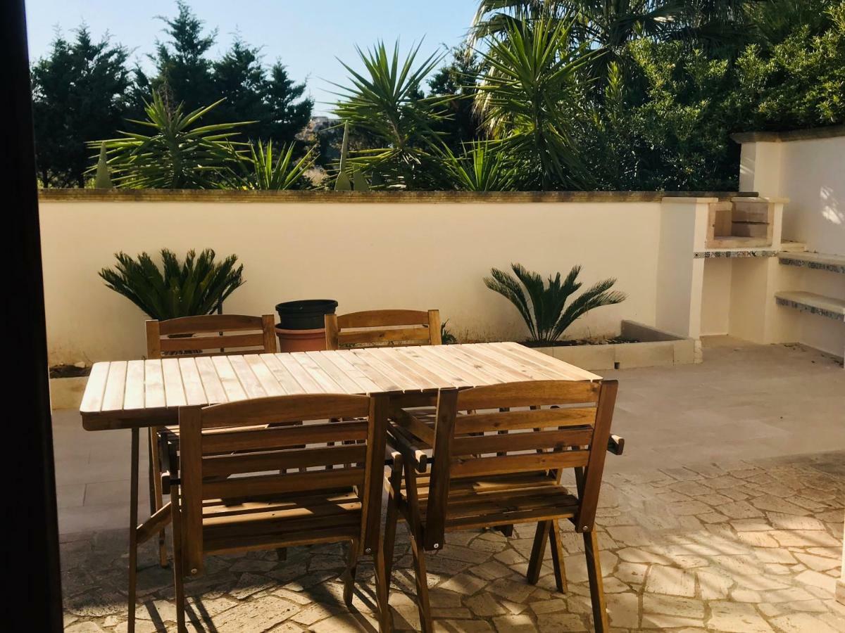 La Dimora Di Emilia Villa อุจจาโน ลาเคียซา ภายนอก รูปภาพ
